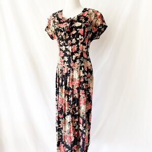 laura ashley dress / floral cottagecore  /  medium